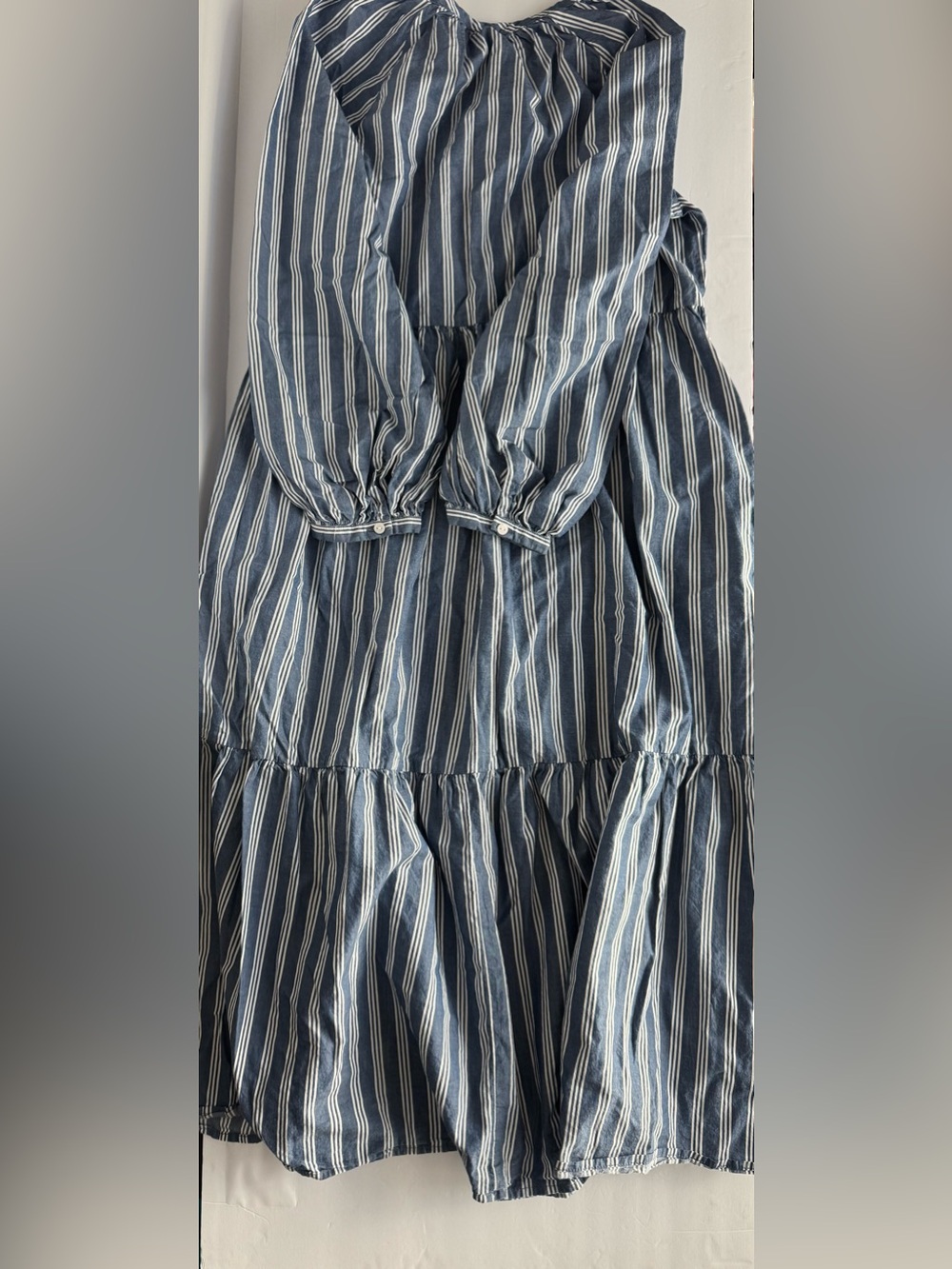 Old Navy Blue & White Striped Size Medium Long Sleeve Cotton Blend